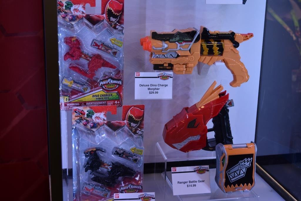 nycc2015-Power_Rangers_Dino_Charge11