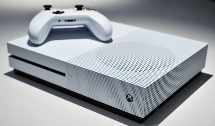 xbox-one-s-side-glamour-shot